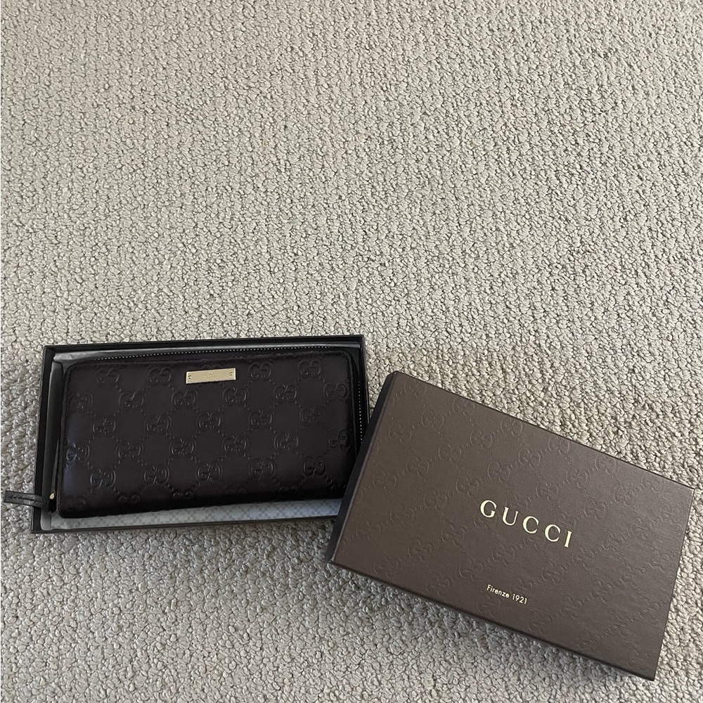 Gucci Brown Embossed Zip Around Leather Wallet
